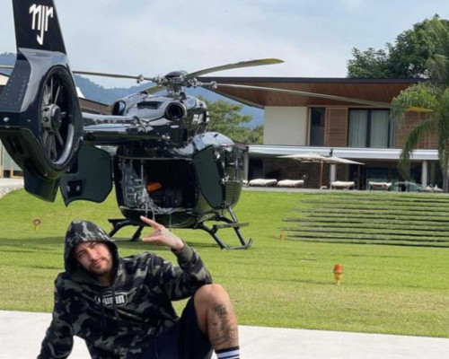Mobil Mewah Terlalu Mainstream, Neymar Pamer Helikopter Pribadi Rp 222 Miliar