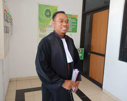 Batal Putusan PN, Mantan Camat Komodo Divonis 6 Tahun Penjara
