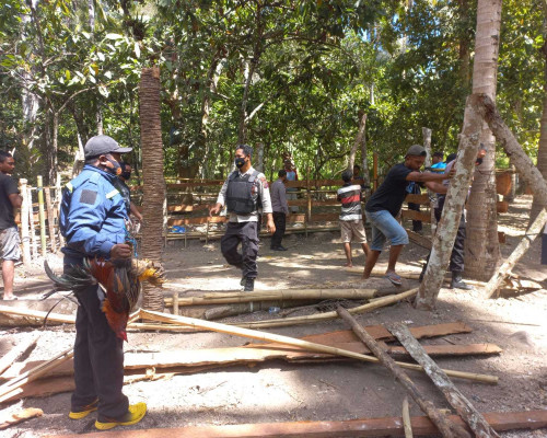 PPKM Level IV, Polsek Bubarkan Kerumunan Warga