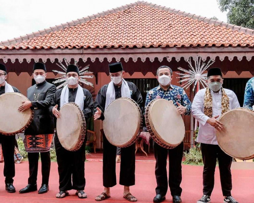 Yusak Benu Terima Mandat Ketua ADKI NTT