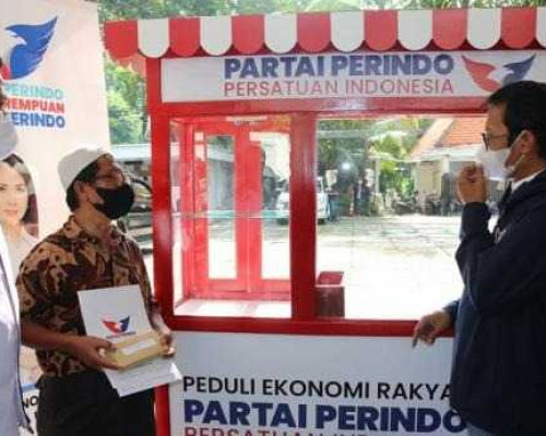 Perindo Bagikan Gerobak dan Modal Usaha