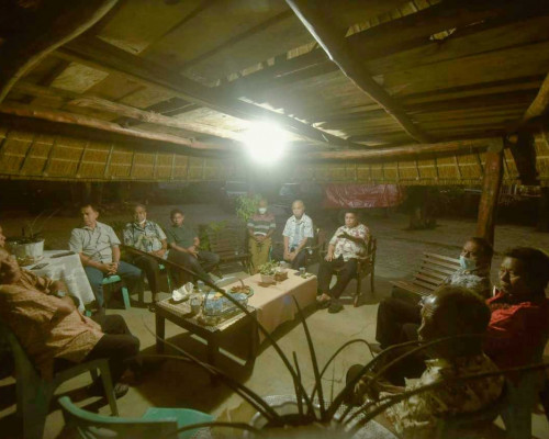 Alex Foenay Dapat Restu Keluarga