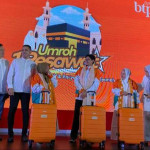 Program Umroh Satu Pesawat BTPN Syariah