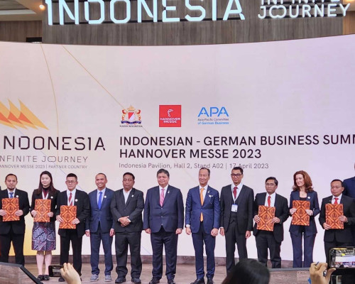 Hadir di Hannover Messe, PLN Icon Plus Sat Set