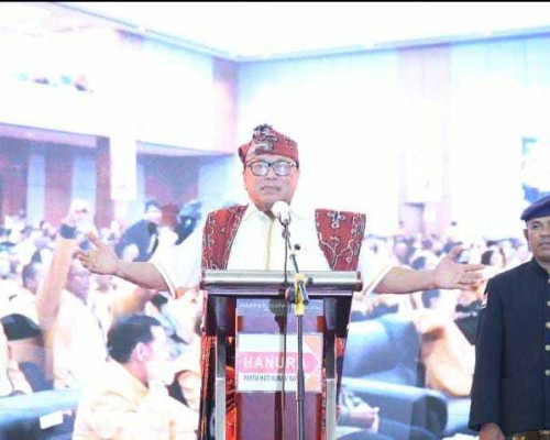 OSO Mengaku Jatuh Cinta dengan NTT