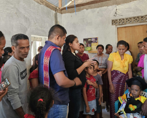 Sakit Jantung, Anak PAUD Memangis Minta Diwisuda di Rumah