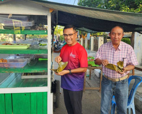 Mantan Menperin Berburu Kuliner di Kota Kupang