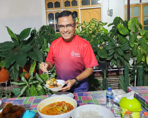 Mantan Menperin Berburu Kuliner di Kota Kupang