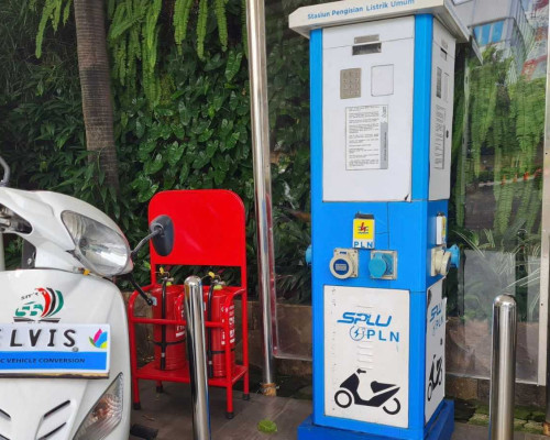 Masyarakat Nikmati Beragam Kemudahan Kendaraan Listrik