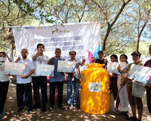 Pulihkan Vegetasi di Pantai Oesina Kawasan PLTU Timor 1
