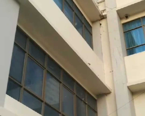 Kantor Gubernur NTT Retak-retak Akibat Gempa