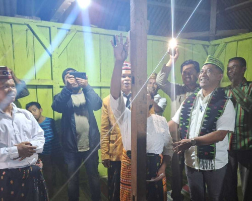 Listrik Masuk Desa Sokong Perekonomian dan Pendidikan di NTT