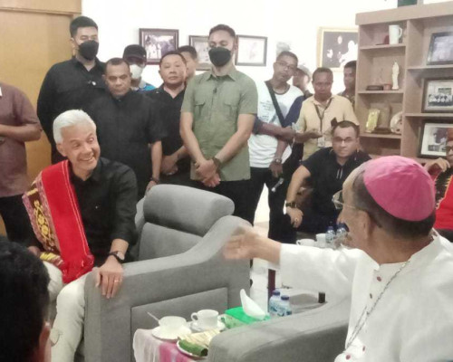 Uskup Kupang Minta Ganjar Pranowo Cabut Bantuan PKH