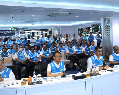 Dirut Pimpin Pengamanan Pasokan Listrik dari Posko, PLN Siaga Hingga 20 Februari