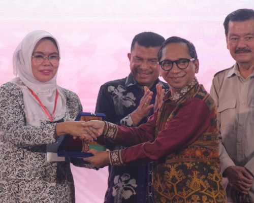 700 Bidan Ikut Luncurkan Program Edukasi dan Intervensi Stunting