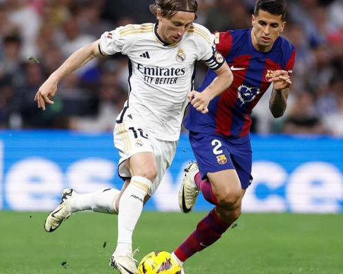 Luka Modric, Antara Bertahan dan Pergi