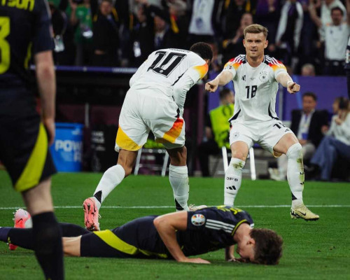 Toni Kroos DKK Cukur Skotlandia 5-1 