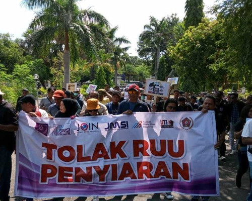 Duduki DPRD, Wartawan di NTT Tolak RUU Penyiaran