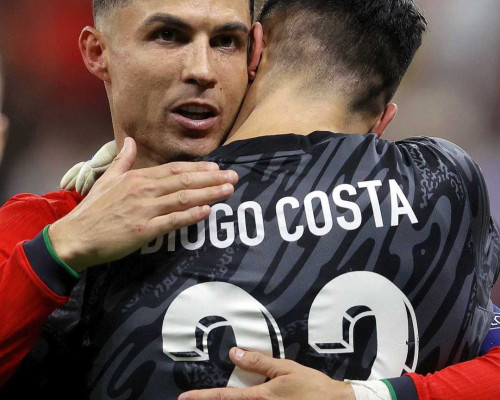 Diogo Costa Selamatkan Muka Pepe dan CR7