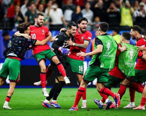 Diogo Costa Selamatkan Muka Pepe dan CR7