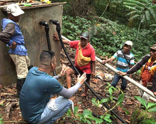 PLN Peduli Bantu Sanitasi Air Bersih 127 KK di Kawasan PLTP Ulumbu 5-6 Poco Leok