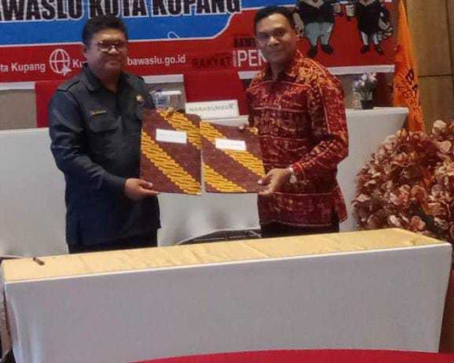 Bawaslu Kota Kupang dan Stikom Uyelindo Kupang MoU Mahasiswa Magang
