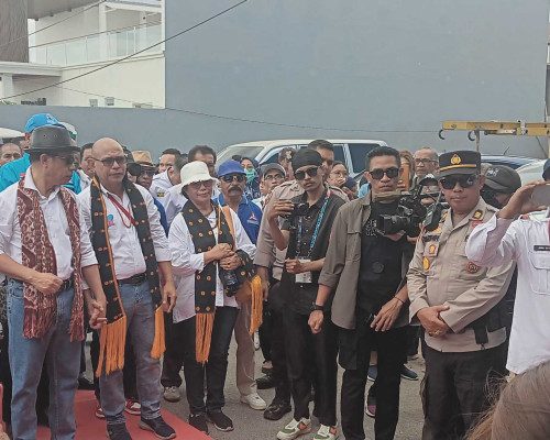 Diusung Partai Non Seat, Paket ASIK mendaftar di KPU Kota Kupang 