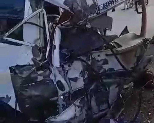 Tabrakan Mikrolet dan Sepeda Motor Dua Orang Meninggal Dunia di TKP 