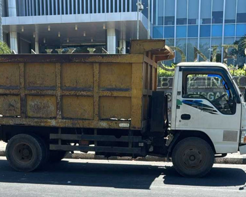 Kepala DLHK Kota Kupang Bersihkan Sampah Pukul 12.00 Wita di Lokasi Kupang Exotic Run 2024 