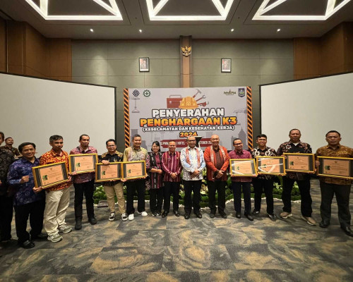 PLN UIP Nusra Raih Penghargaan Zero Accident dan SMK3 Kemenaker RI 