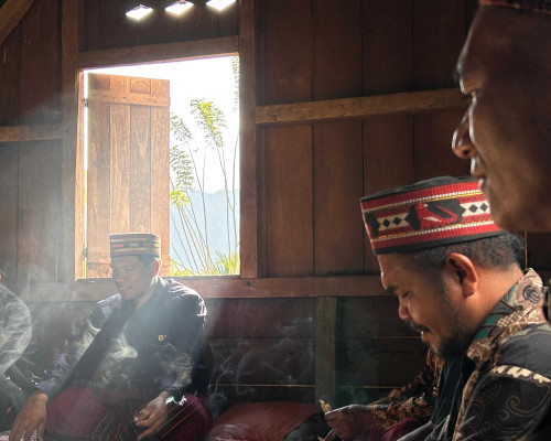 PLN Diterima sebagai Keluarga di Poco Leok, Dukung Pembangunan Geothermal dengan Ritual Adat Penti