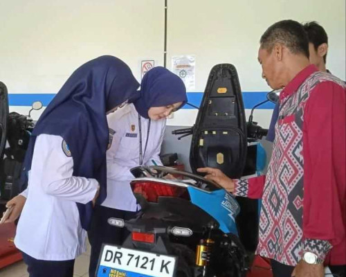 PLN Peduli Bersama SMKN 1 Jonggat, Wujudkan Bengkel Konversi Bersertifikat Kementerian Perhubungan R