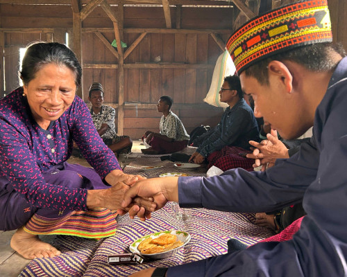 PLN Diterima sebagai Keluarga di Poco Leok, Dukung Pembangunan Geothermal dengan Ritual Adat Penti