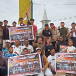 Keluarga Flores di Karimun Donasi Uang dan Pakaian Untuk Warga Korban Erupsi Gunung Lewotobi