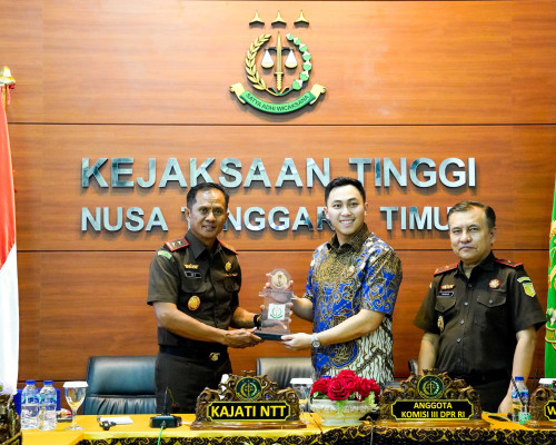 Anggota Komisi III DPR RI Stevano Kunker di Kejati NTT, Bahas Kinerja Hingga Netralitas Pilkada 2024