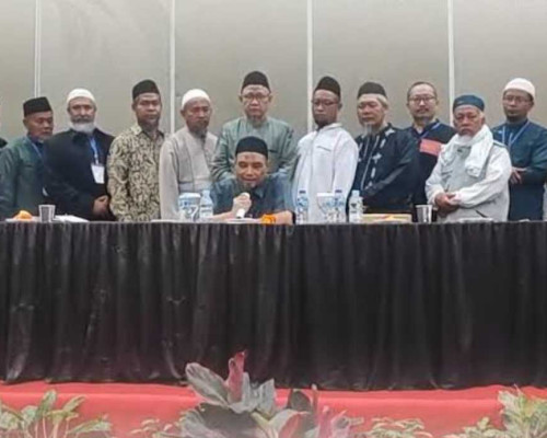 Organisasi Teror Dirikan.Abu Bakar Baasyir Resmi Bubar di Indonesia, Serahkan Senpi