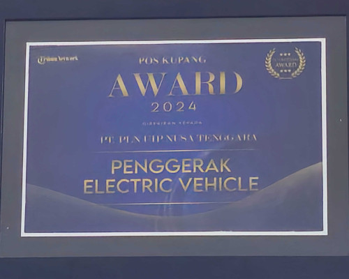 PLN UIP Nusra Raih Penghargaan Penggerak Electric Vehicle Pos Kupang Award 2024