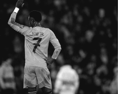 Vinicius Junior Tutup Mulut Suporter Manchester City 