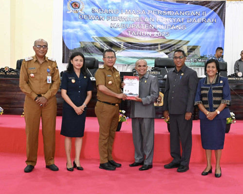 Bupati Kupang Yosef Lede dan Aurum Titu Eki Hadiri Sidang II DPRD Kabupaten Kupang 