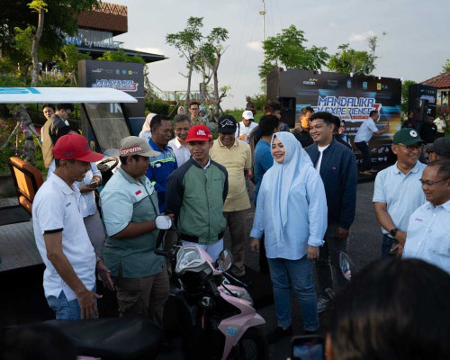 SMKN 3 Mataram Pamer Produk PLN Konversi di Ajang EV Experience Chapter 3 2025