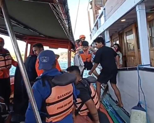 Kapal Wisatawan Bermuatan 12 Penumpang, Tenggelam di Labuan Bajo