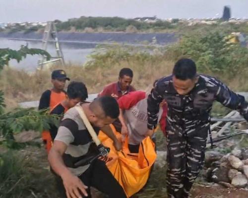 Tim SAR Temukan Jasad Seorang Pria di Embung Milik PT Prima Surya Nusantara,
