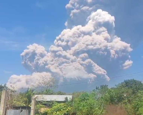 Gunung Lewotobi Kembali Erupsi Dahsyat, Tinggi Kolom Abu Capai 18KM.