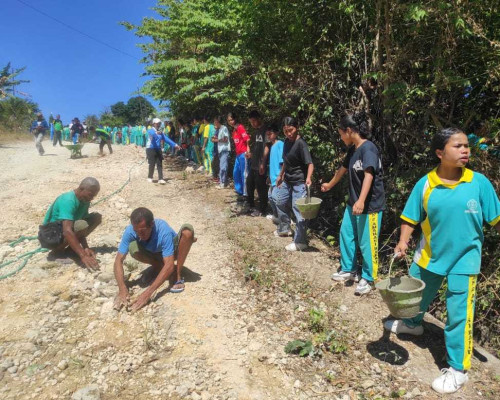 Tak Kunjung Diperbaiki, Warga Amarasi Galang Dana di Medsos Untuk Perbaikan Jalan Provinsi