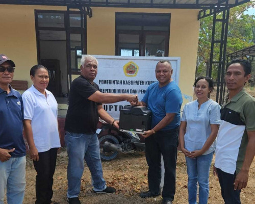Warga Pulau Semau Dapat Hadiah Istimewa Dari Bupati Kupang