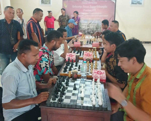 Pertandingan Catur Persahabatan antar Wartawan vs Bapperida NTT