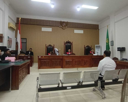 Mantan Kapolres Fajar Dituntut 20 Tahun Penjara dan Denda 5 Miliar Rupiah