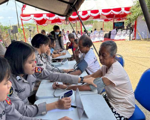 Polda NTT Sentuh Warga Kupang Barat Lewat Layanan Kesehatan Gratis