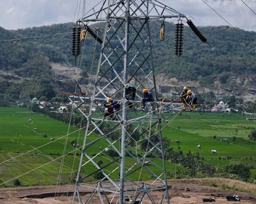 Sambut HLN ke-80, PLN Sukses Energize SUTT 150 kV Jeranjang–Sekotong
