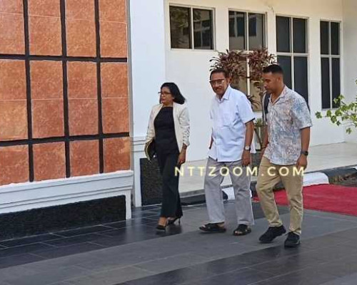 Mantan Wali Kota Kupang Jonas Salean, Penuhi Panggilan Penyidik Kejati NTT sebagai Tersangka